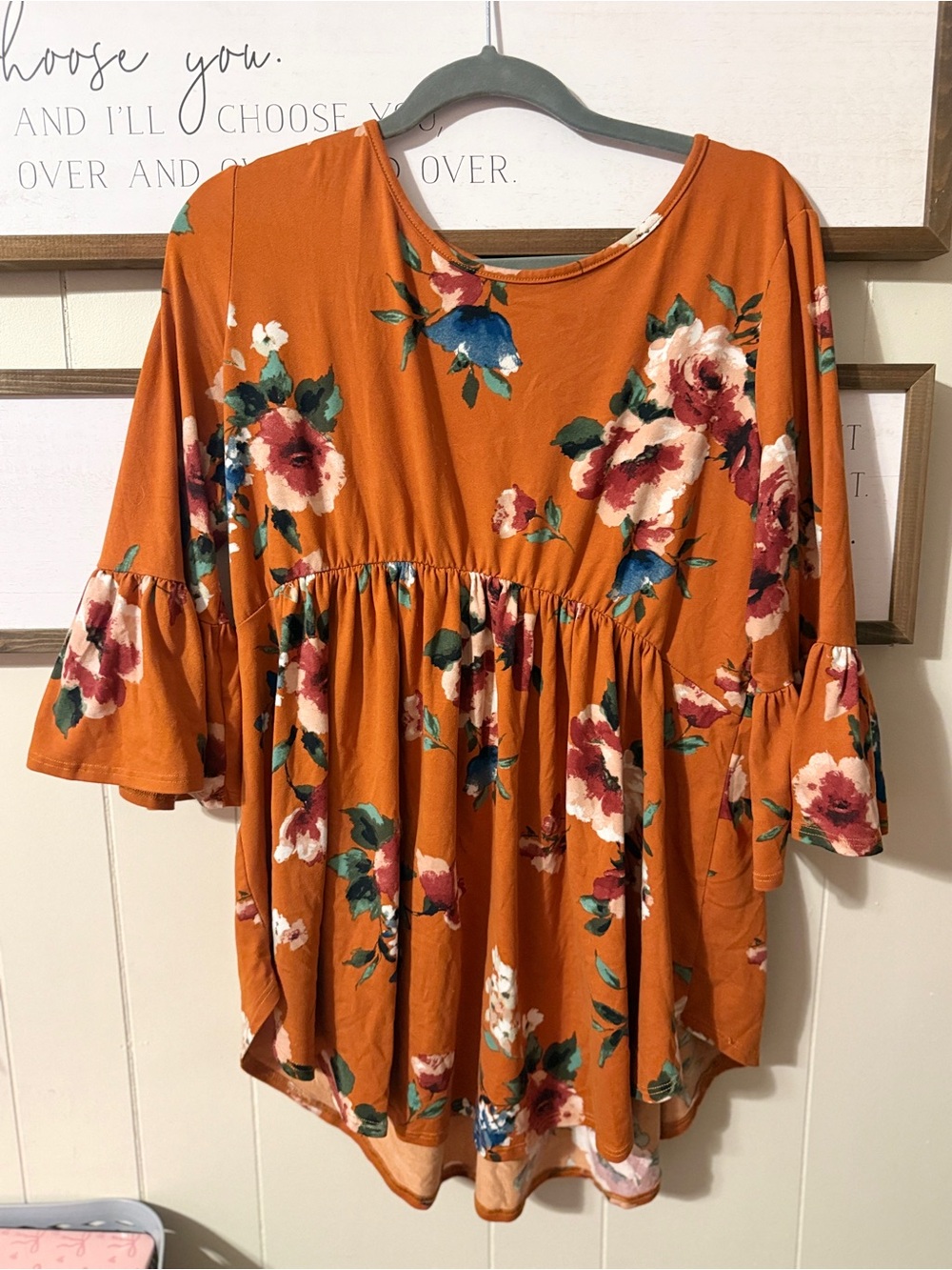 Floral Ruffle-Sleeve Women’s Top - Rust